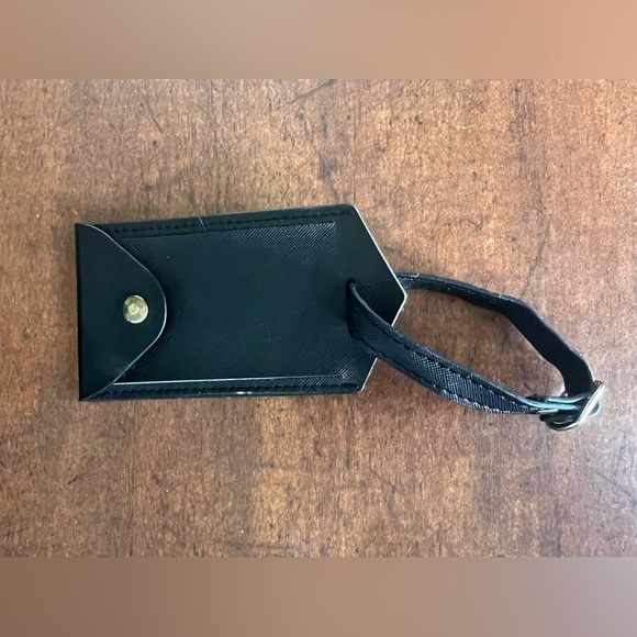 "Jet Setter" Leather Black‎ and Gold Luggage Tag with Information Sleeve - Picture 3 of 3